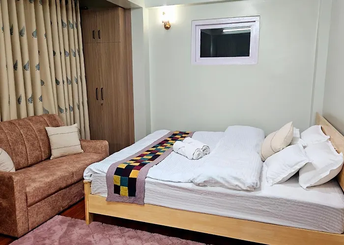 Nj's Home, Thamel Appartement *
